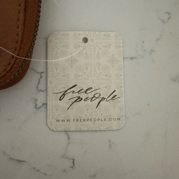 Free People Wallet - Picture 3 of 4